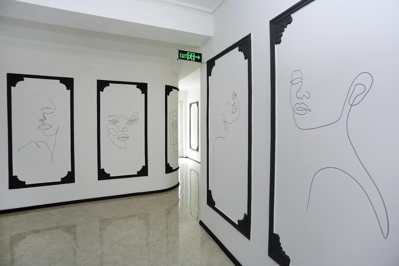 The One Boutique Hotel Tbilisi Exterior photo