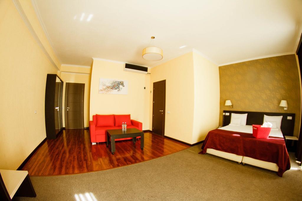The One Boutique Hotel Tbilisi Exterior photo